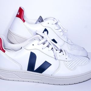 SOLD! Veja V-10 Men's Size 11 White Nautico Pekin